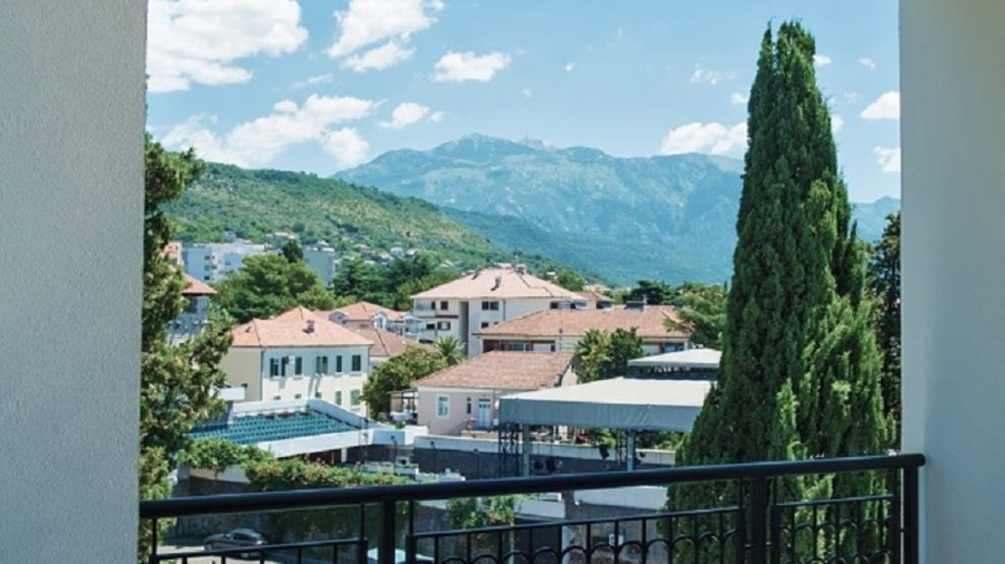 one bedroom apartment porto montenegro