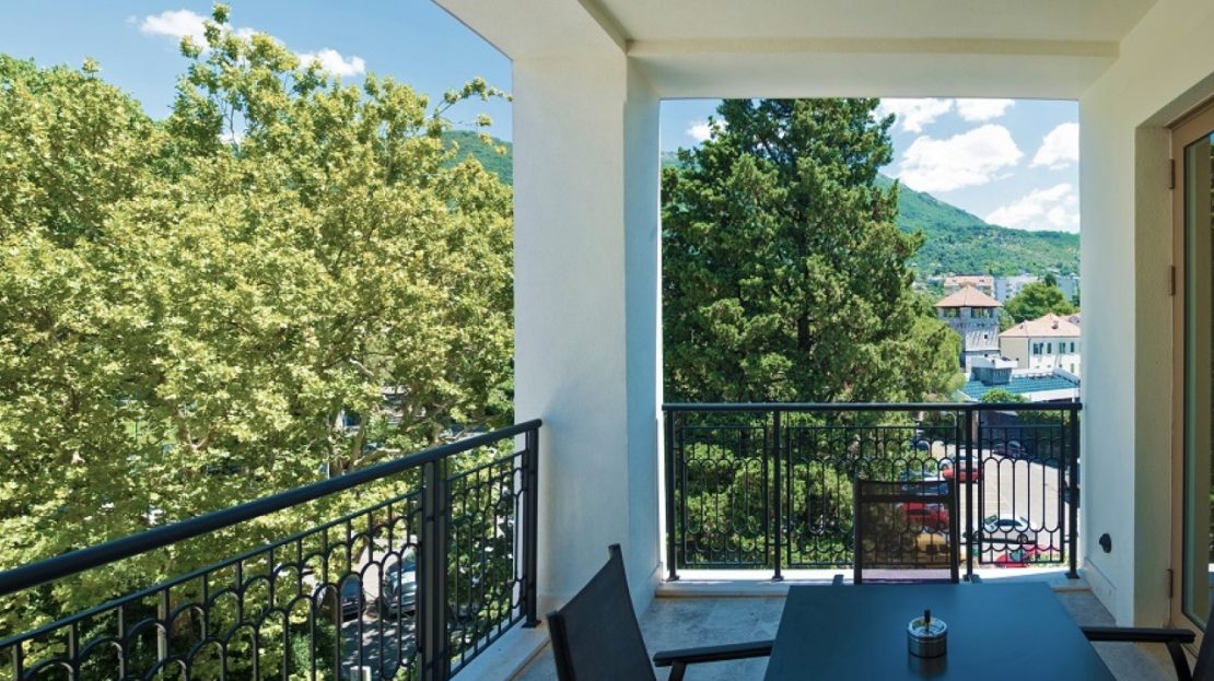 one bedroom apartment porto montenegro