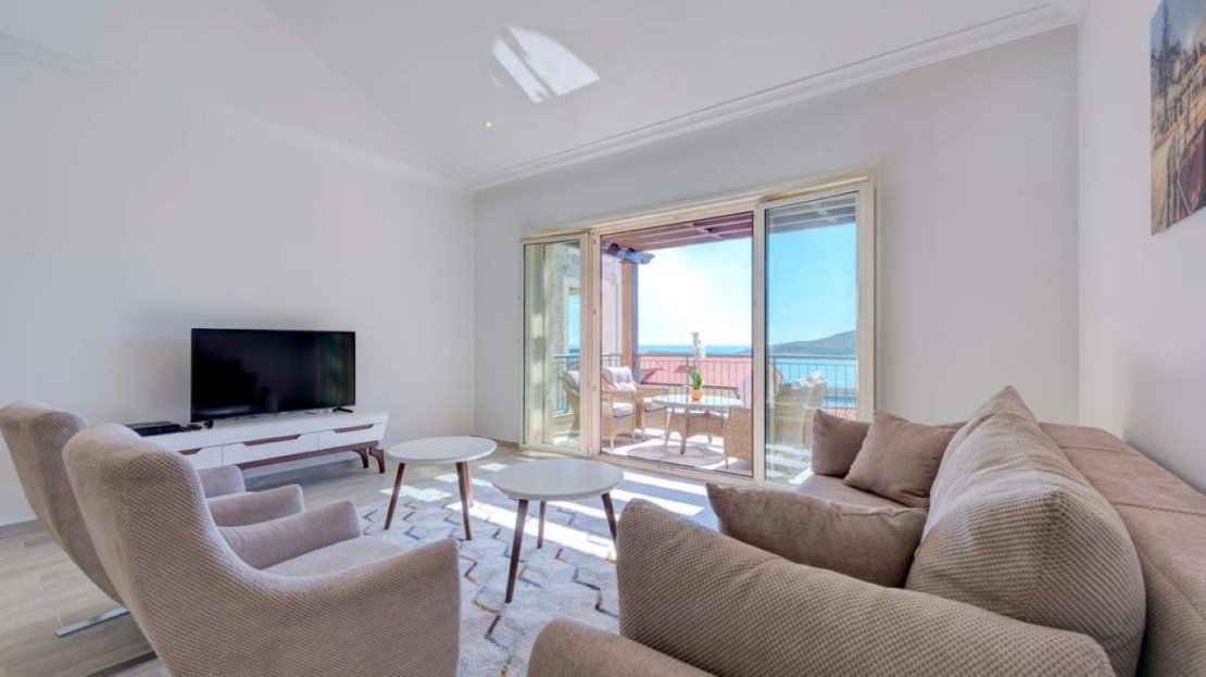 one bedroom apartment lustica bay