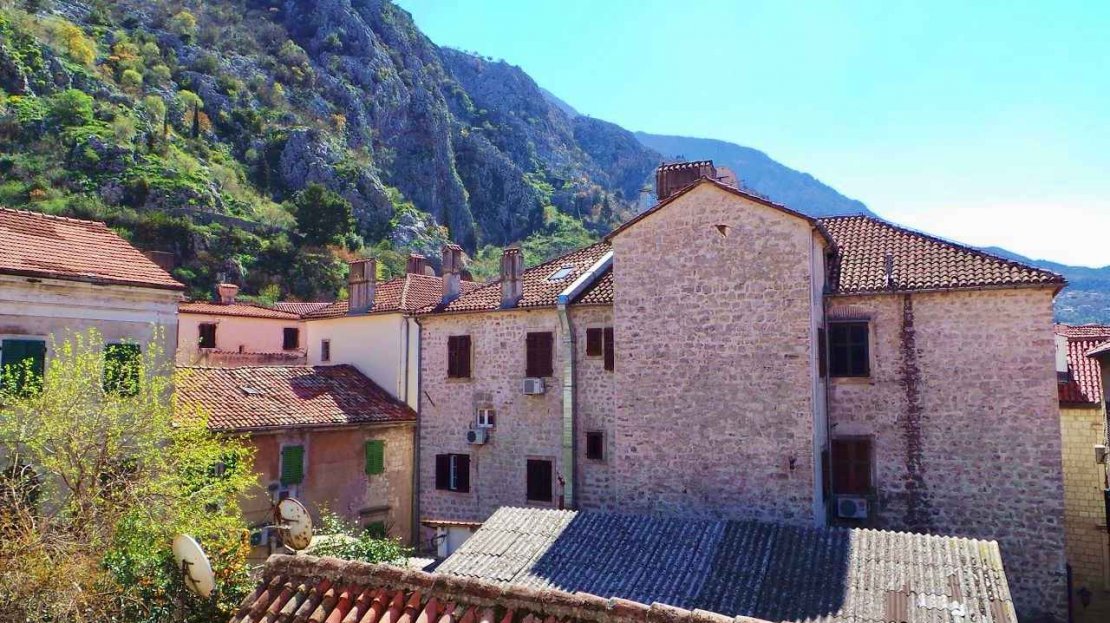 Kotor old town apartment for sale