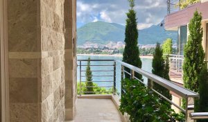 dukley gardens residence for sale