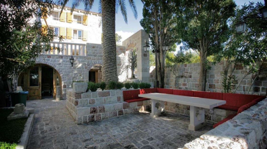 budva suburbs Mediterranean style villa