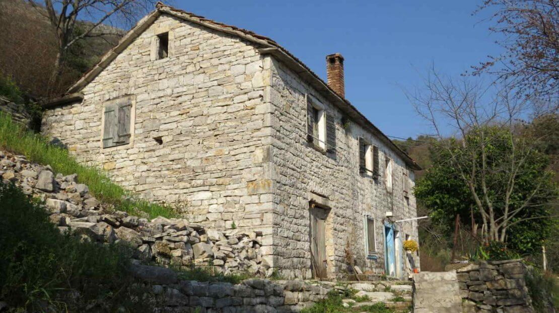 каменный дом под ремонт черногория