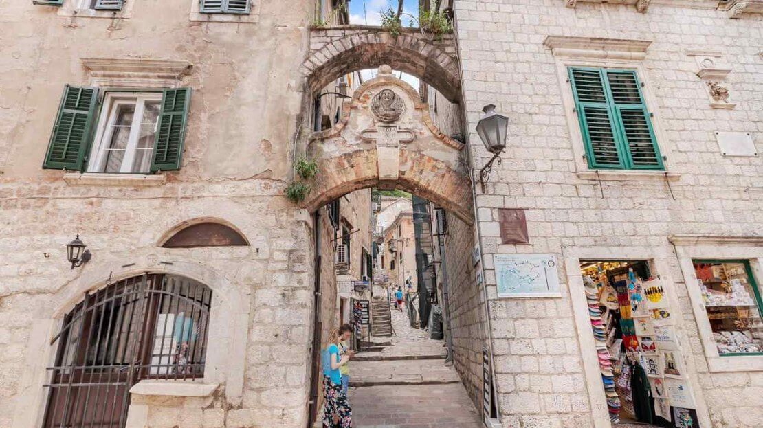 kotor old town house for rental business