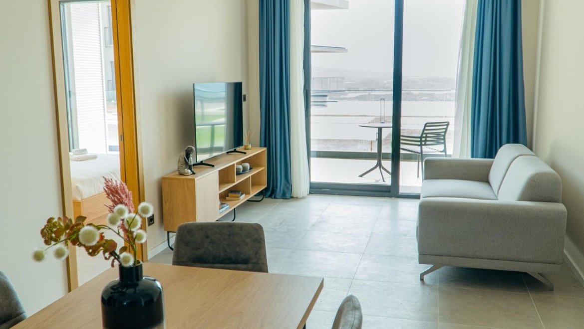 royal blue kavac apartment sale