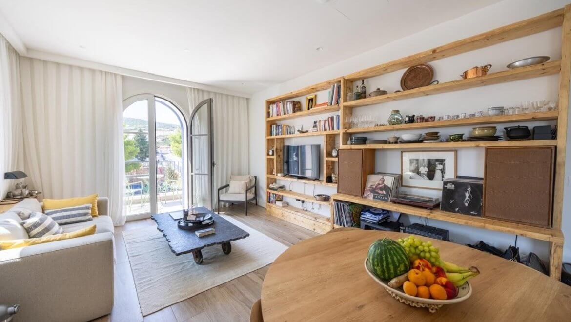 centrale lustica bay sale
